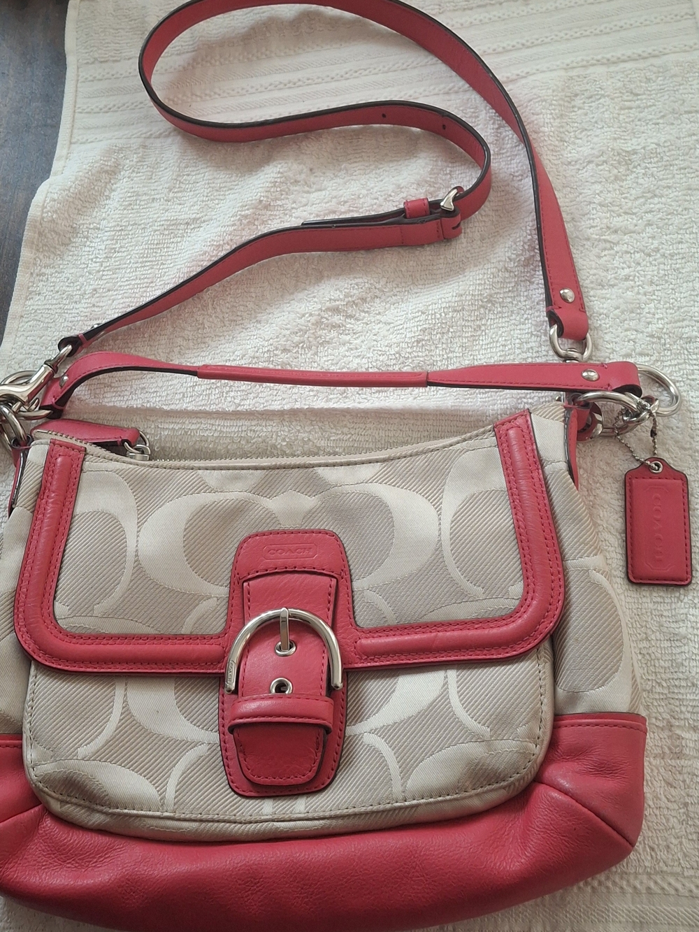 Coach Beige Signature Canvas Shoulder Bag with Pink Trim - Picture 3 of 6